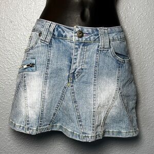 Women’s Denim light wash Mini Skirt XS multicolor stitching low rise pockets
